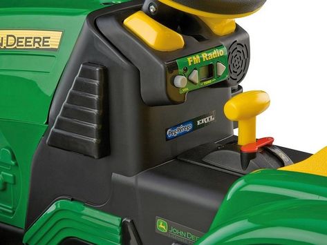 John Deere Ground Force s vlekem 7